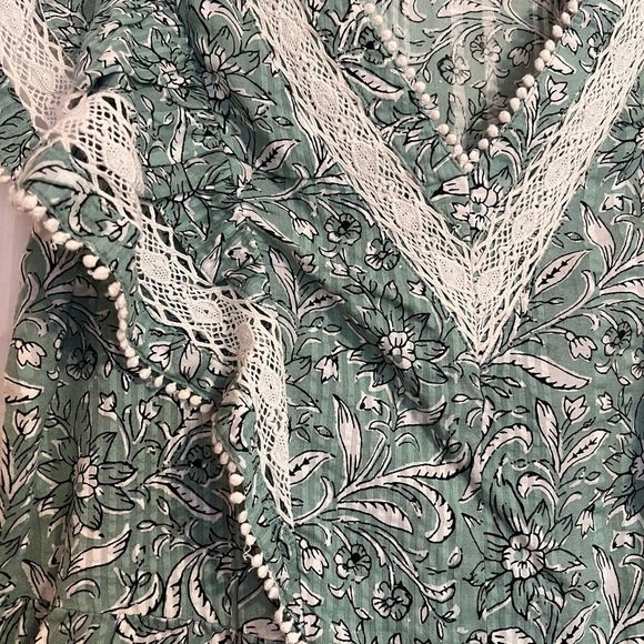 #45 LOFT • SAGE GREEN LACE DETAILED BLOUSE - Picture 6 of 9
